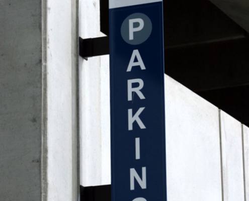 outdoor sign for free parking