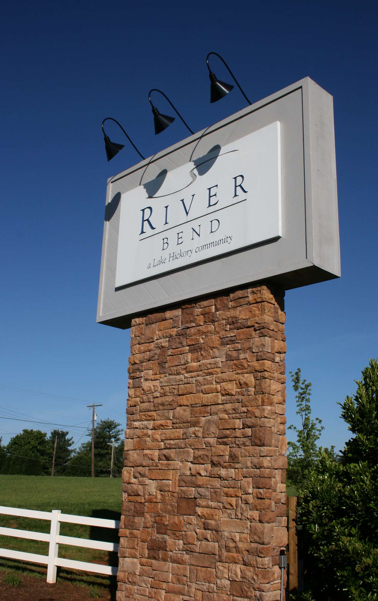 pylon sign at river bend hickory nc